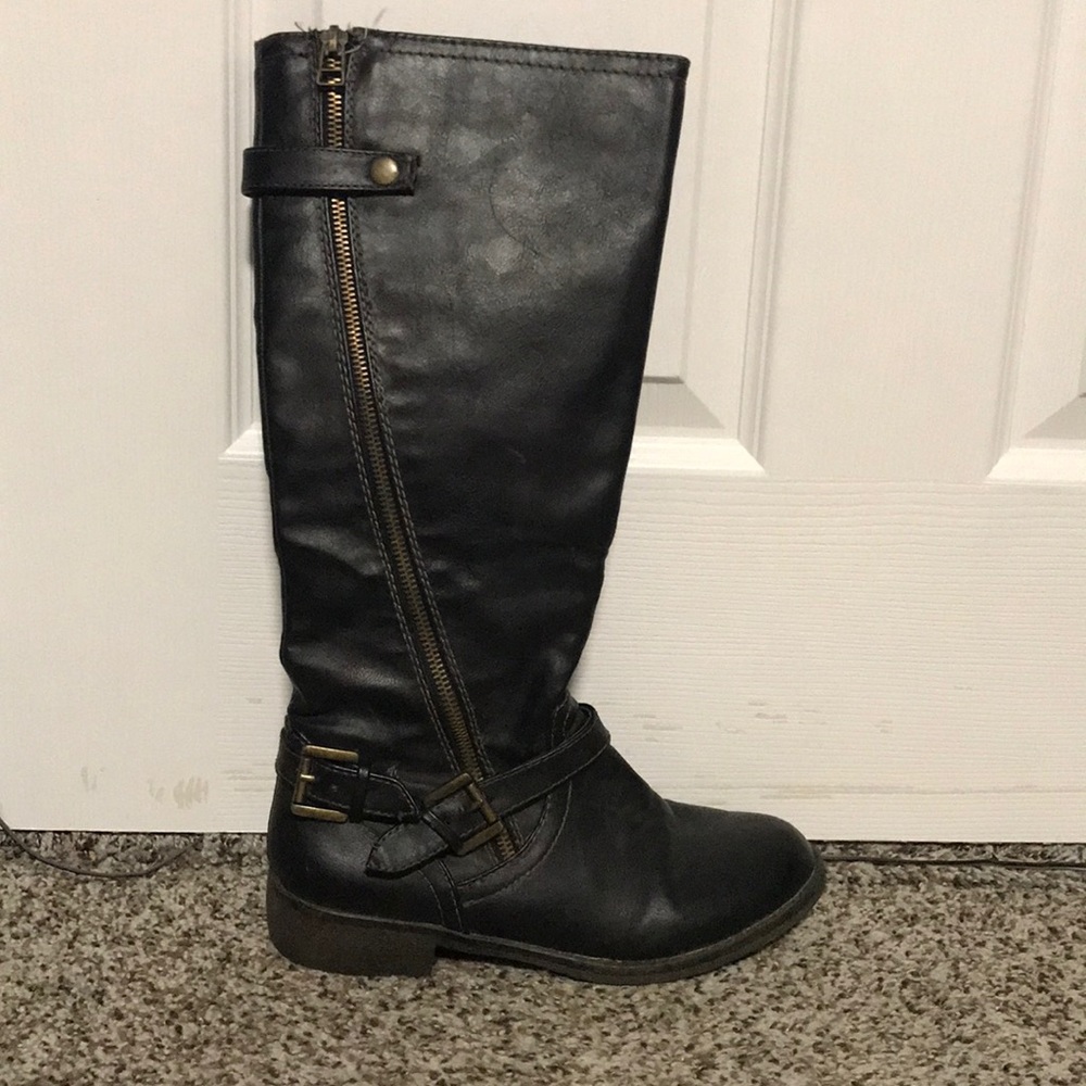 Black boots